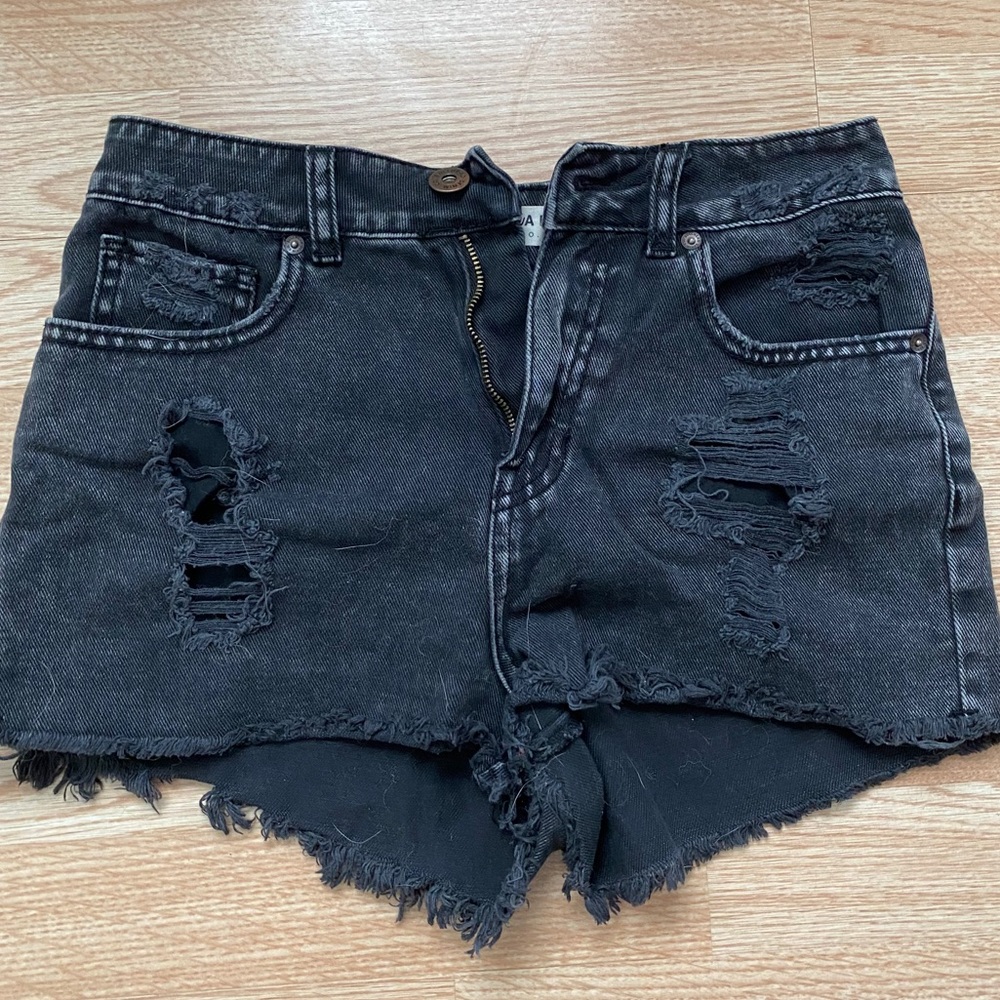 Bullhead Denim Co “Mom Short” Size 5